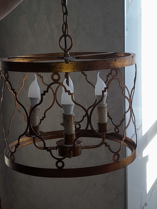 Потолочная люстра. Продам