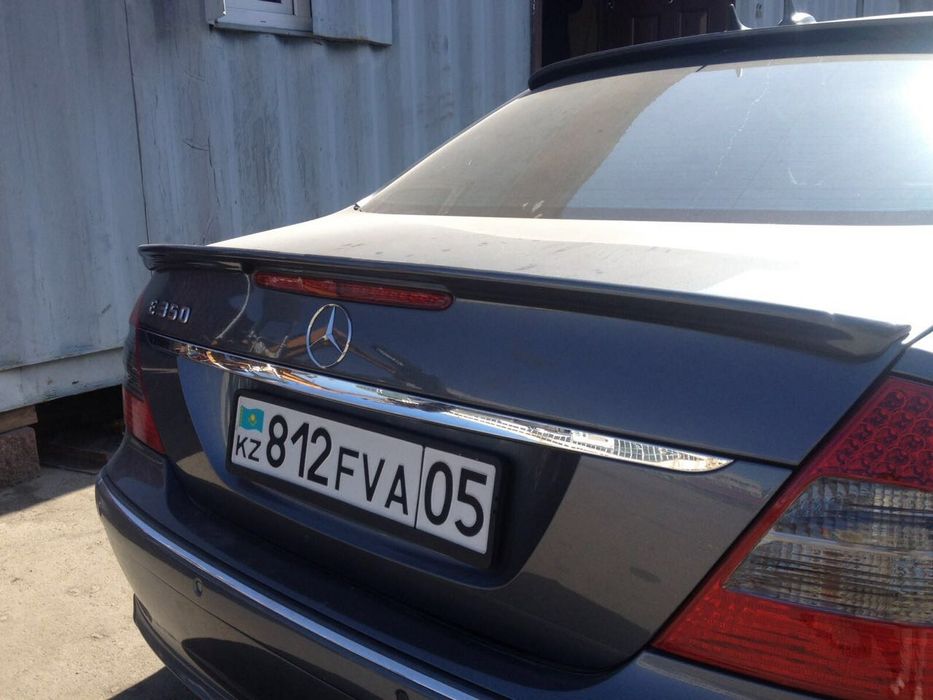 Продам передний бампер AMG Мерседес е211