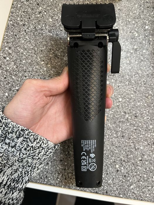 Stand/suport incarcare compatibil cu masini de tuns profesionale Kiepe