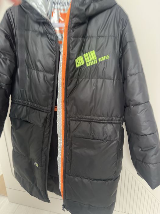 Продам куртку для девочки