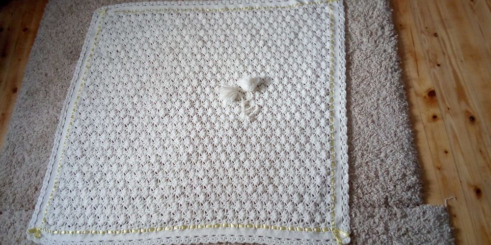 Ръчно плетено детско одеало 1.10/1.10 м.