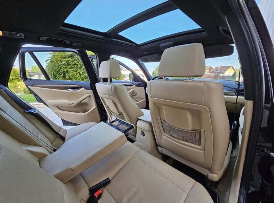 BMW X1 - XDrive - 204cp - Panoramic - Xenon