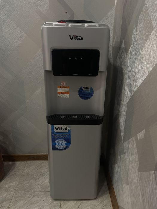 Куллер для воды в офис / домой