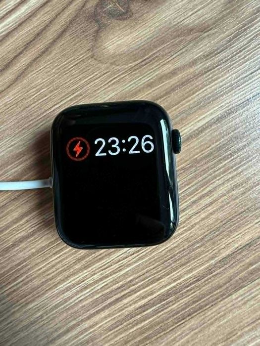 Apple Watch SE 2nd Gen - смарт часовник