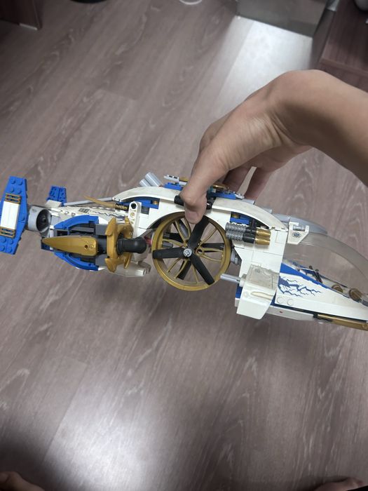 продам корабль из лего