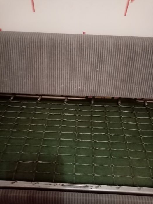 Разтегателен диван