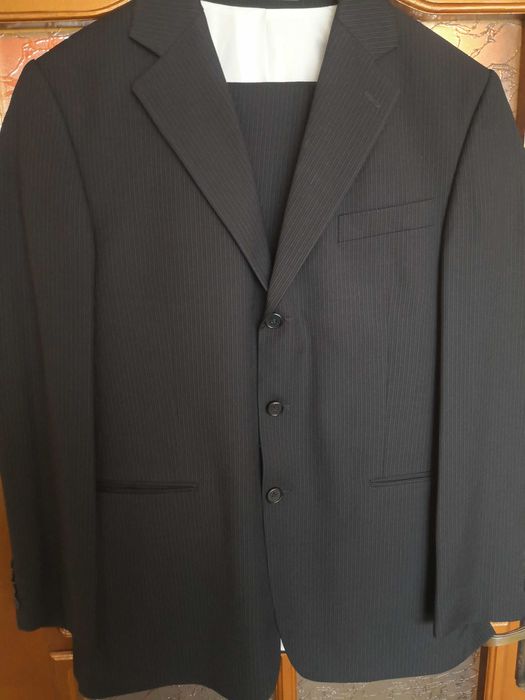 Нов мъжки костюм