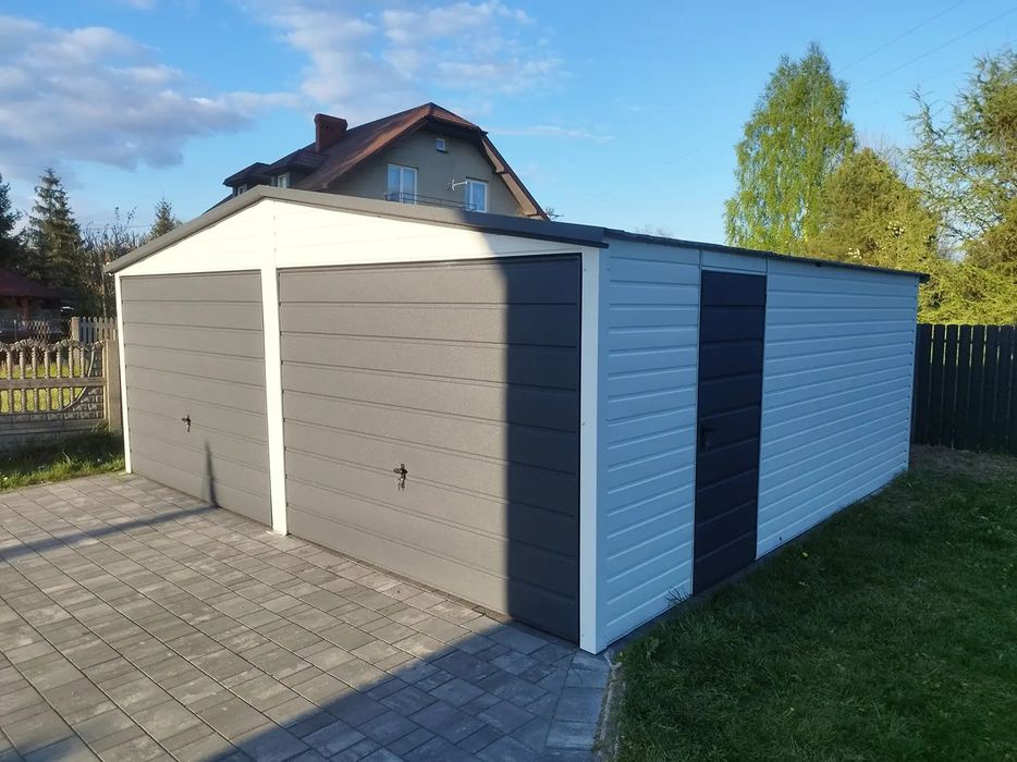 Garaje noastre sunt realizate  din panouri sandwich si  structura meta