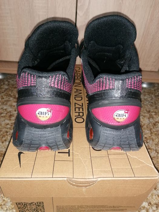 Уникален NIKE air