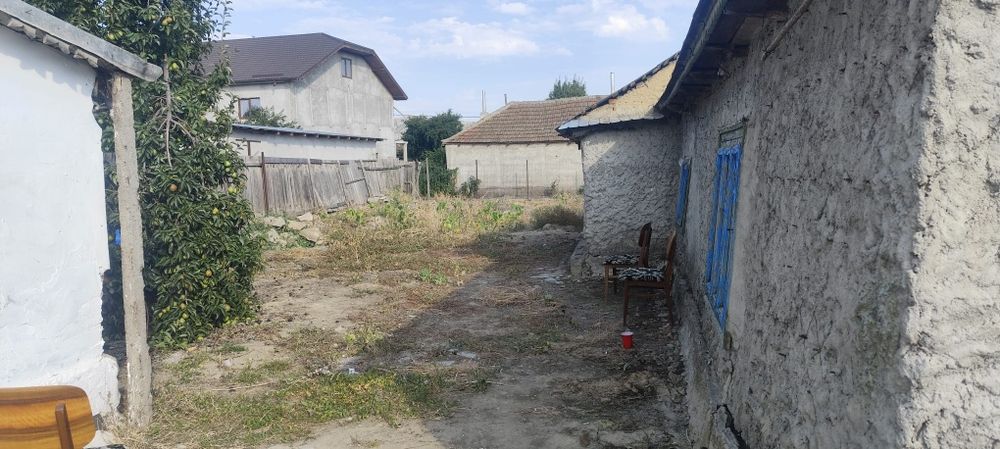 Vând casă bătrânească  în județul Tulcea ,oraș Măcin