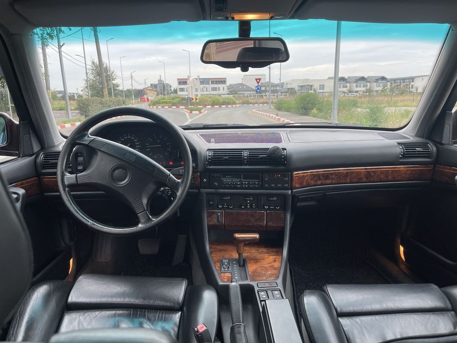 Bmw seria 7 e32 v8