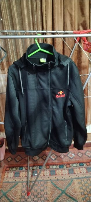 Jacheta cu glugă  Red Bull