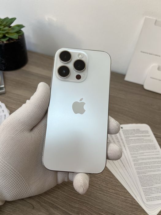 iPhone 14 Pro, на части - корпус, дисплей, батерия, камера и др.