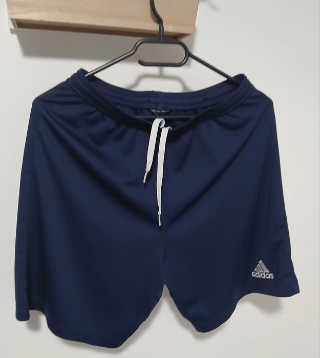 Short Adidas bărbați marimea S  ORIGINALI ,material silon.
