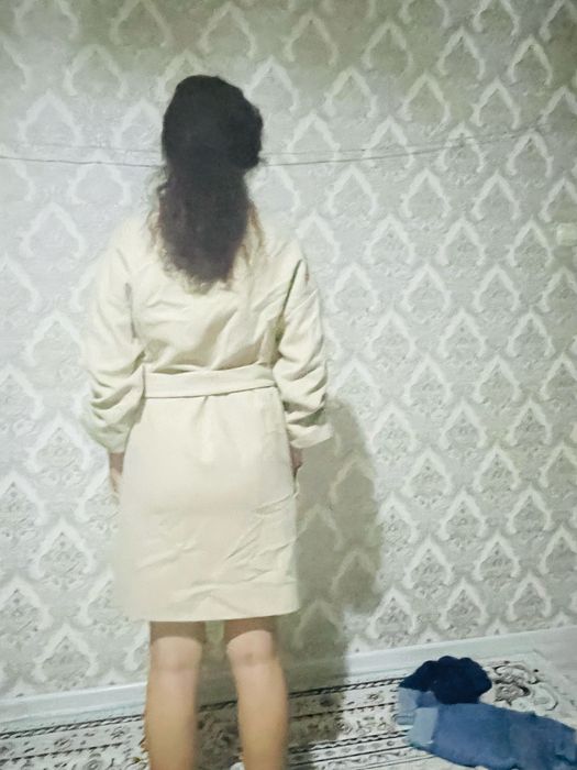 Осенняя одежда для девушек.Цена 4000тг  в отличном состоянии