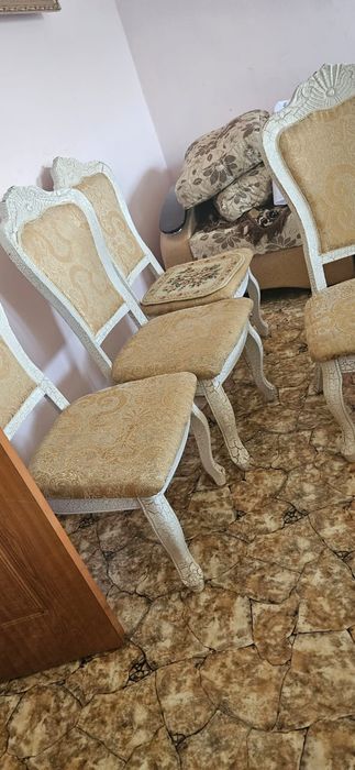 Продам стулья для зала