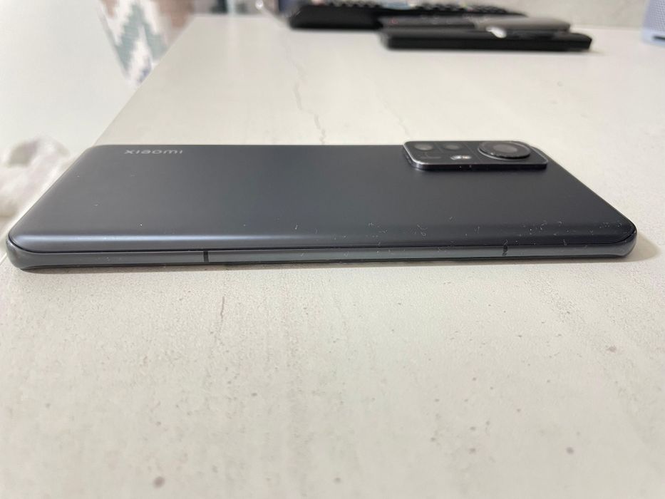 Продам Xiaomi 12