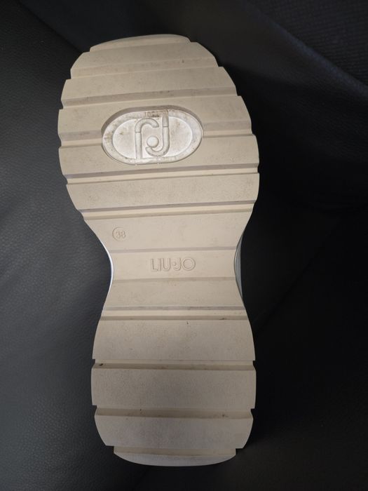 Liu Jo- сникърси