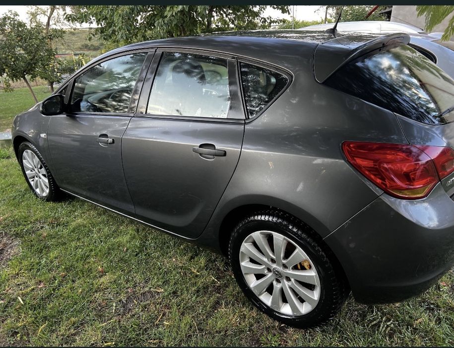 Vand OPEL ASTRA J 2010