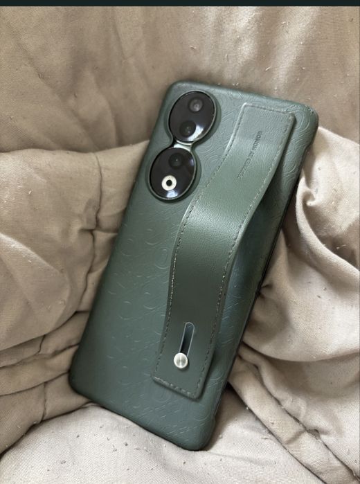 Honor 90.