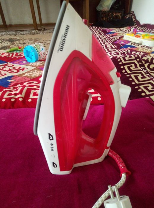 Продам утюг в рабочий состояние