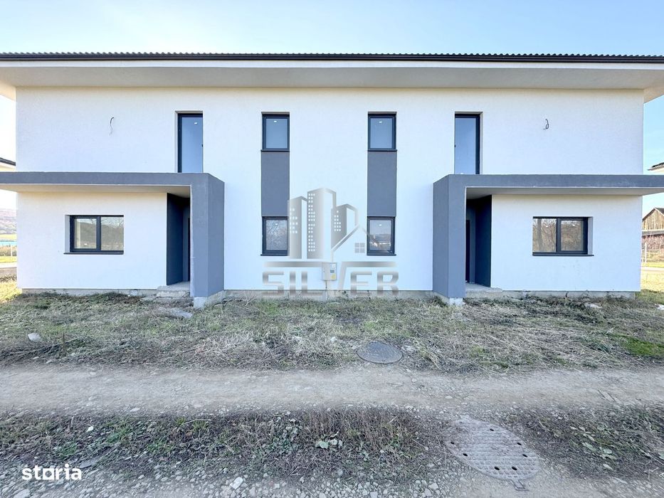 Case  tip duplex in zona centrala Gilau.