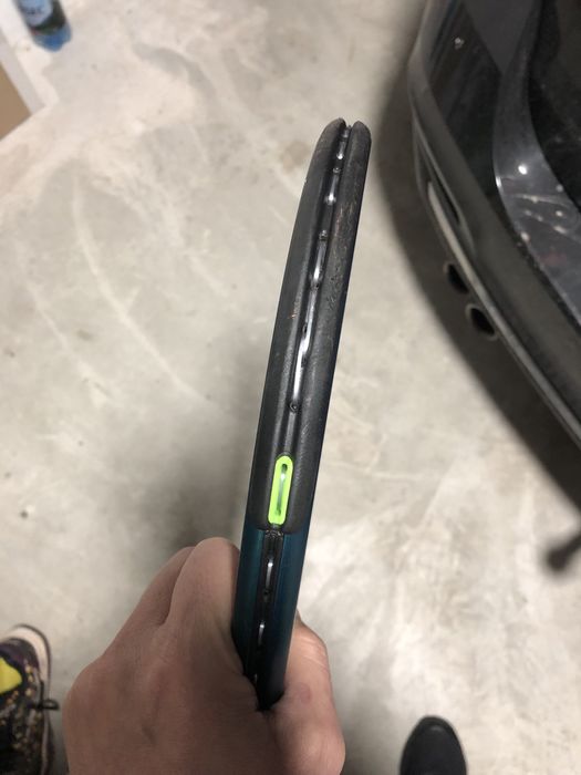 Vand racheta wilson blade v9 cap 100 maner 3 corzi 16x19