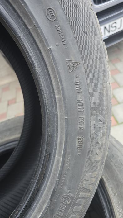 Vând anvelope de iarna 235/55R17 RUNFLAT [BMW]