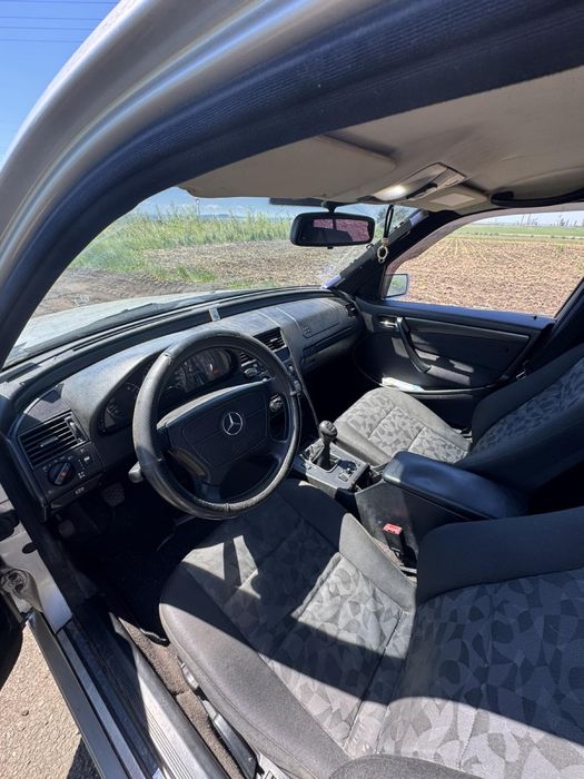 Продава се мерцедес С220