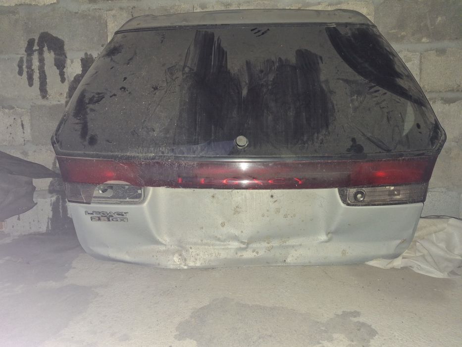 Продам заднее лабавое от субару легаси