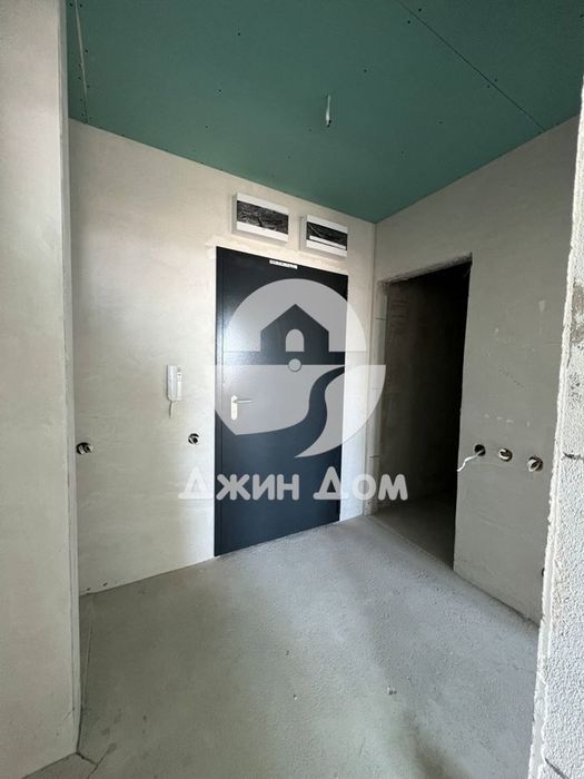 Двустаен апартамент с ПАРКОМЯСТО и ГЛЕДКА МОРЕ в Смокините 2, Бургас