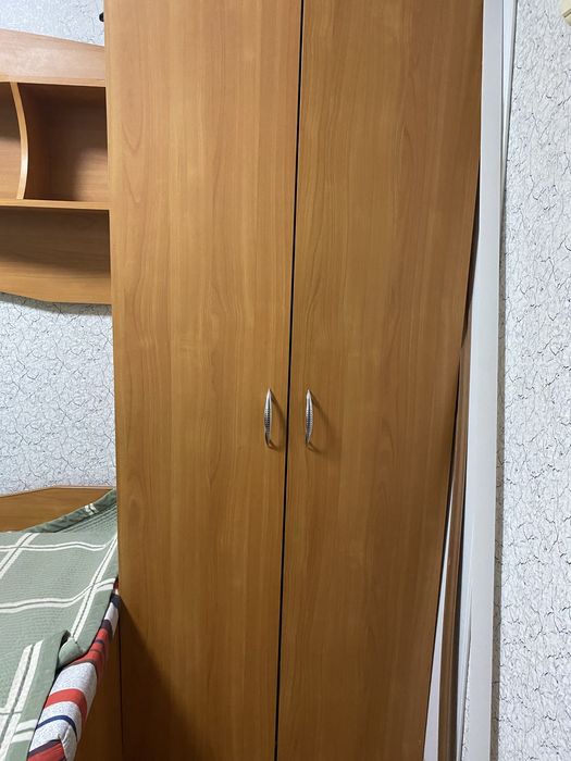 Продам  гарнитур в спальню