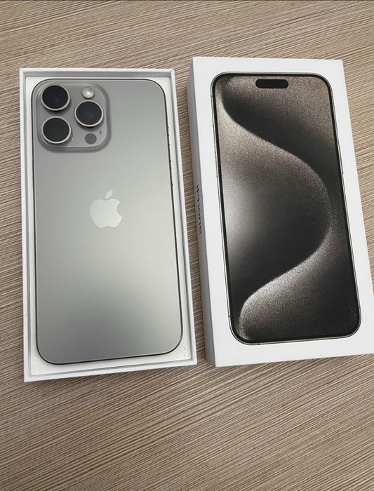 iPhone 15 pro max încă în garanție 2luni absolut ca NOU