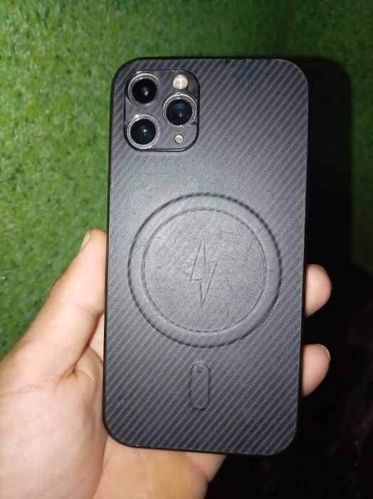 Iphone 11 pro 256/100 uselinniy bez imey