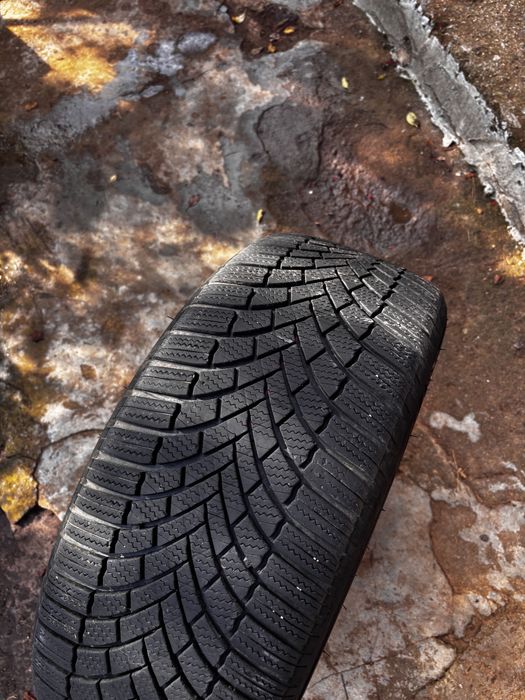Зимни гуми Bridgestone 225/50 R17 – DOT 2021, като нови