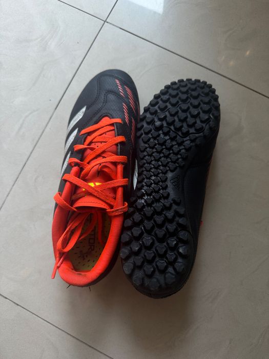 Стоножки Adidas Predator - цвят черен
