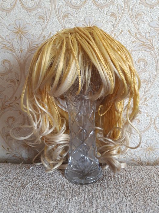 Продам парик женский