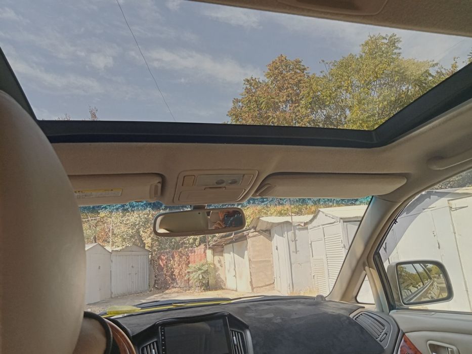 Внедорожник Lexus RX-300