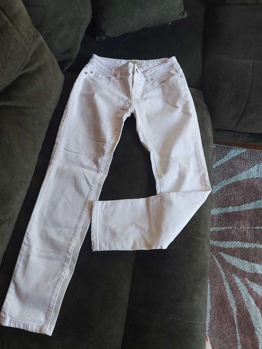 Дамски дънки на ZARA