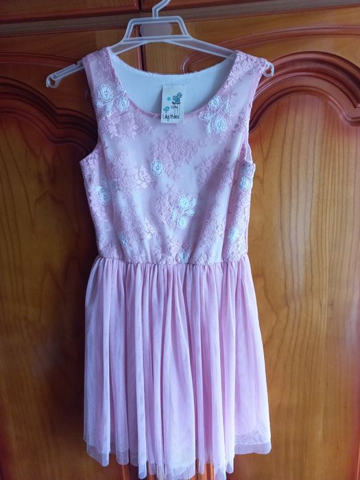 Vând 3 rochii elegante