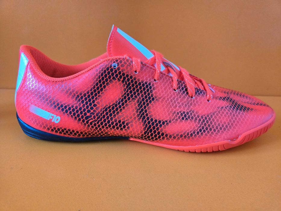 ADIDAS F10 IN indoor нови с етикет мъжки обувки за зала 43 1/3 гр ...