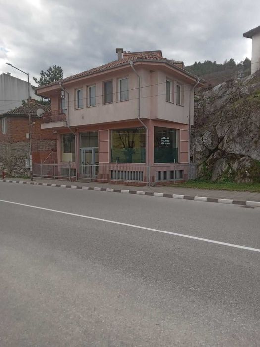 Магазин под наем в Асеновград