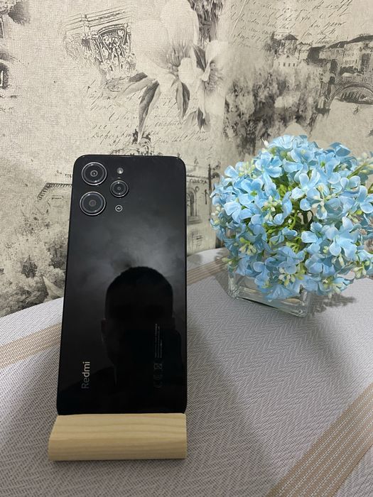 Продам телефон Redmi 12