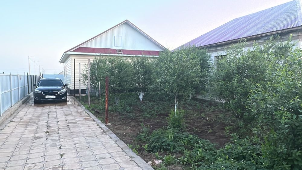 Продам  два дома в одном участке