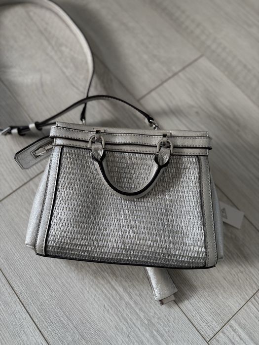 Дамска чанта Guess
