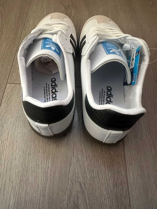 Дамски обувки кецове  Adidas НОВИ