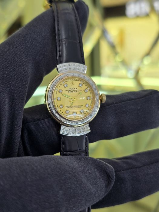 Продам женские Ролексы с россыпью бриллиантов, золотые 585 пробы