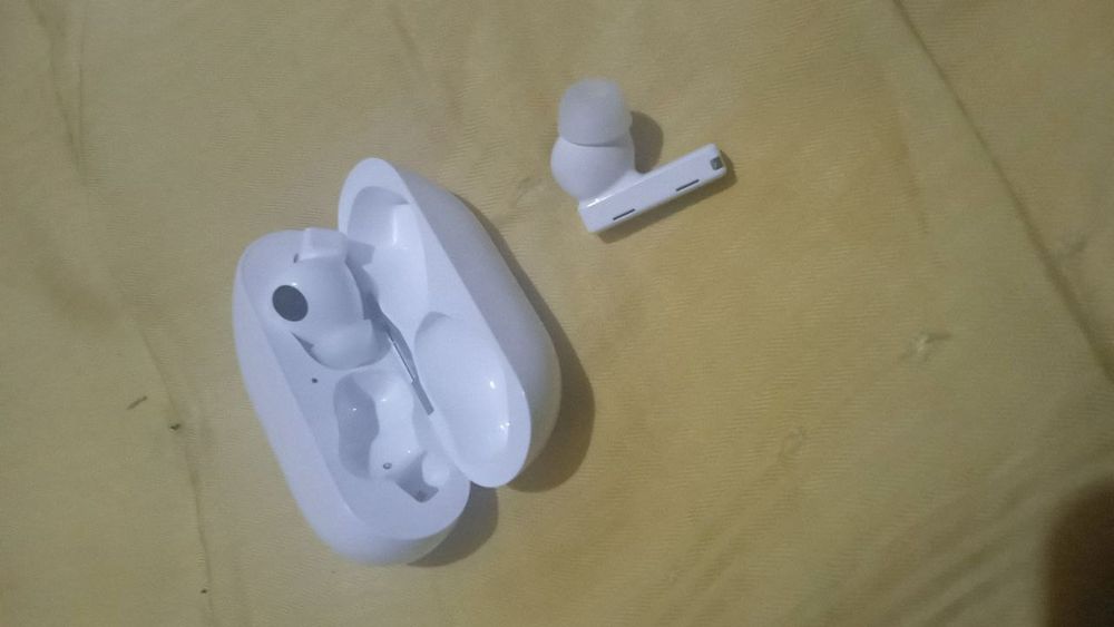 Наушники и умный смарт часы