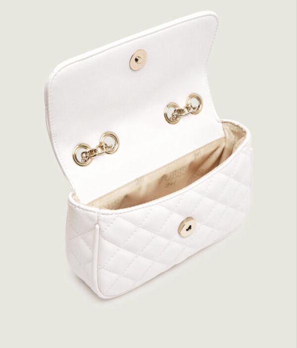 Дамска чанта GUESS