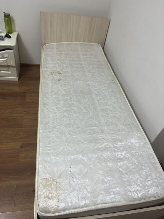 Бесплатно, кровать